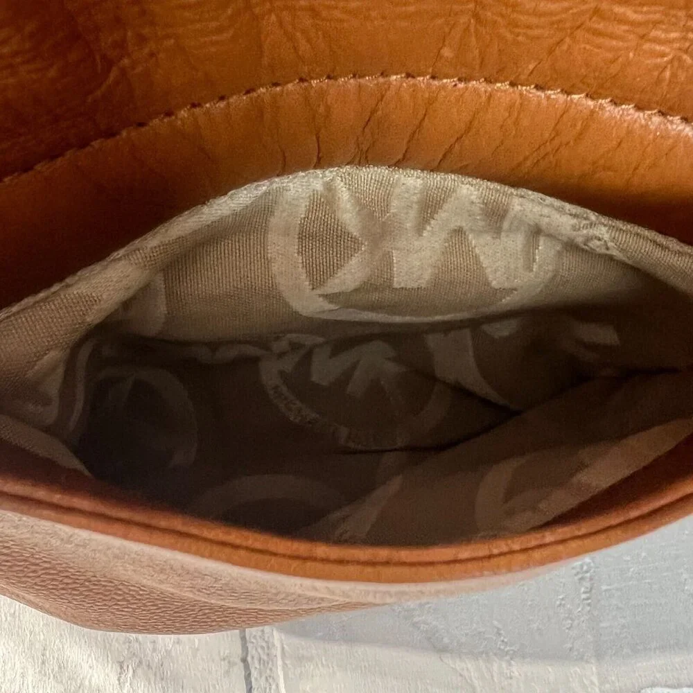 Michael Kors Leather Hobo Handbag Shoulder Bag Gold Plated Hardware Fulton Brown